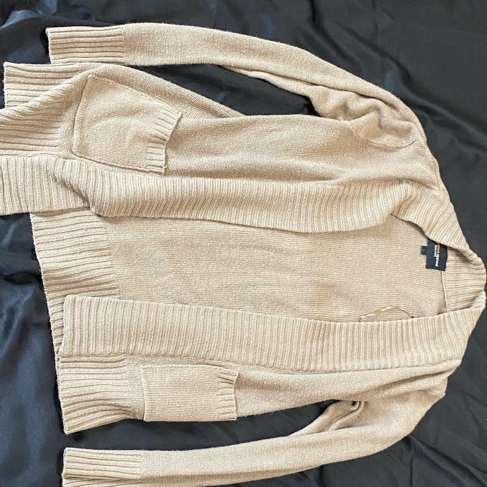 Short cardigan